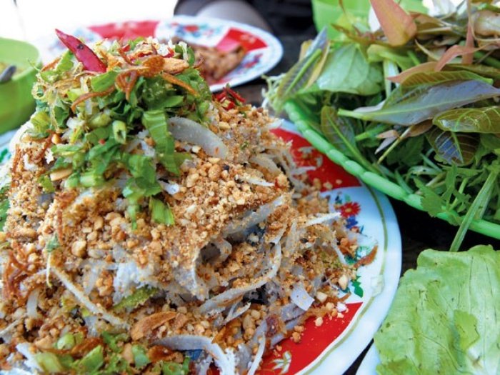 Ngủ mơ thấy ăn gỏi trắm thì mọi người có thể chốt cặp số 84 - 28.